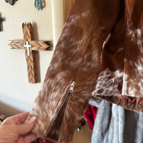 Gorgeous Western Style Cowhide Ladies Jacket - Picture 5 of 8